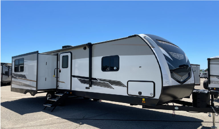 New 2024 Cruiser Radiance Ultra Lite 27RE: Know the Features